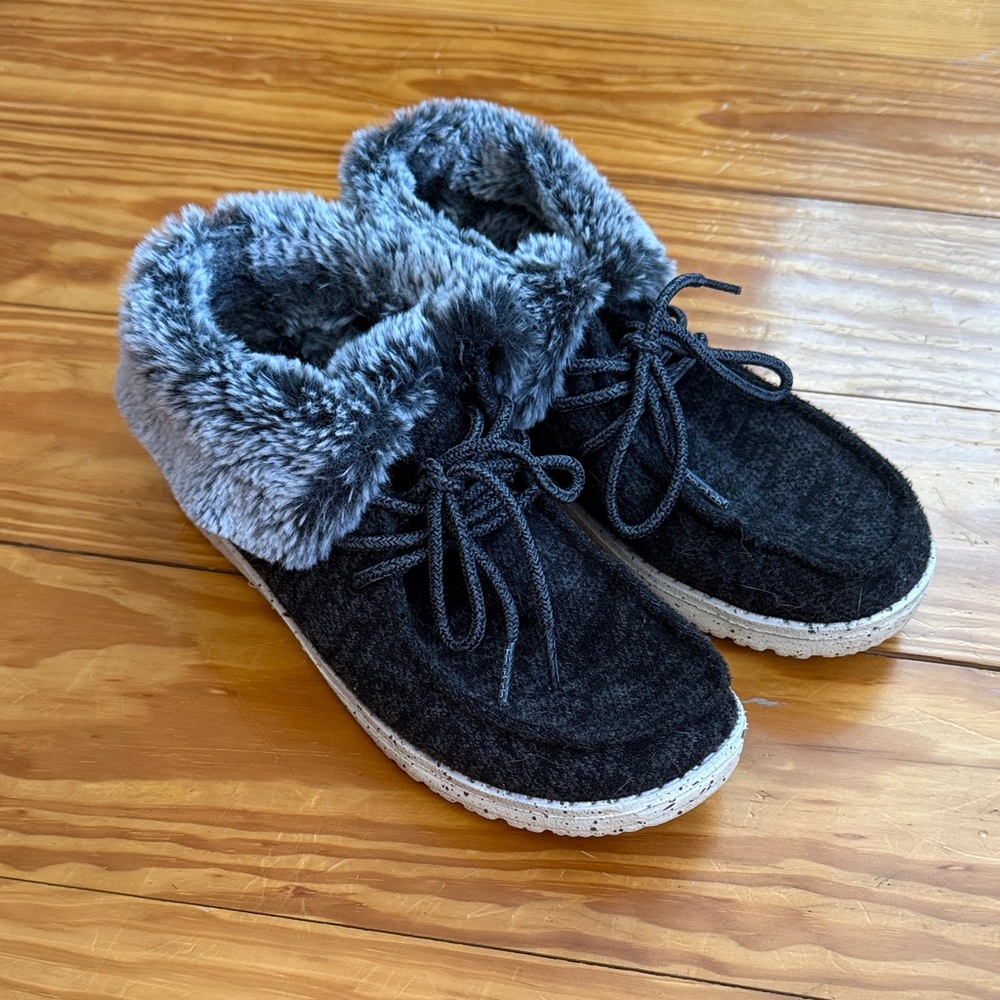 Women’s Lace Up Hey Dudes